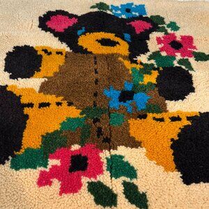Vintage Handmade Teddy Bear Hooked Rug Wall Hanging 34"x35" Beige With Floral De